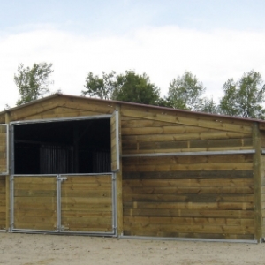 NAVE DE BOXES PARA CHEVAL LIBERTE MODELO CHALET