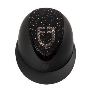 TOQUE MATE COM VISEIRA LARGA E LOGOTIPO DE STRASS